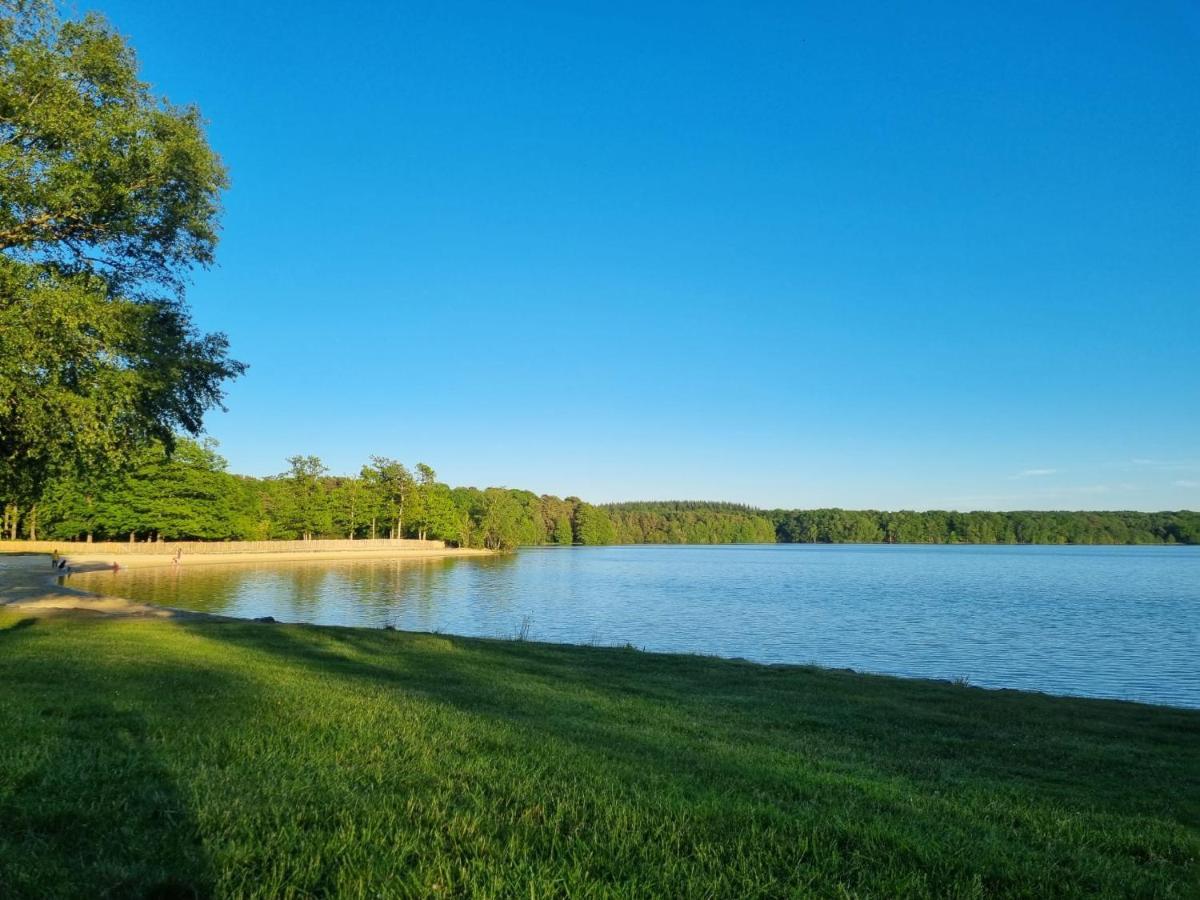 La Tiny Proche Lac Et Foret Hotel Sille-le-Guillaume Exterior photo